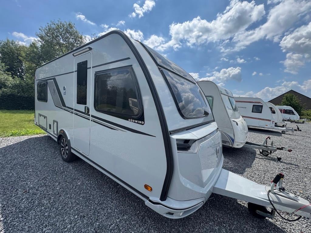 Knaus Sudwind 540 UE avec lits jumeaux, mover,store, Jusqu'à 4, Entreprise, Knaus, 7 à 8 mètres