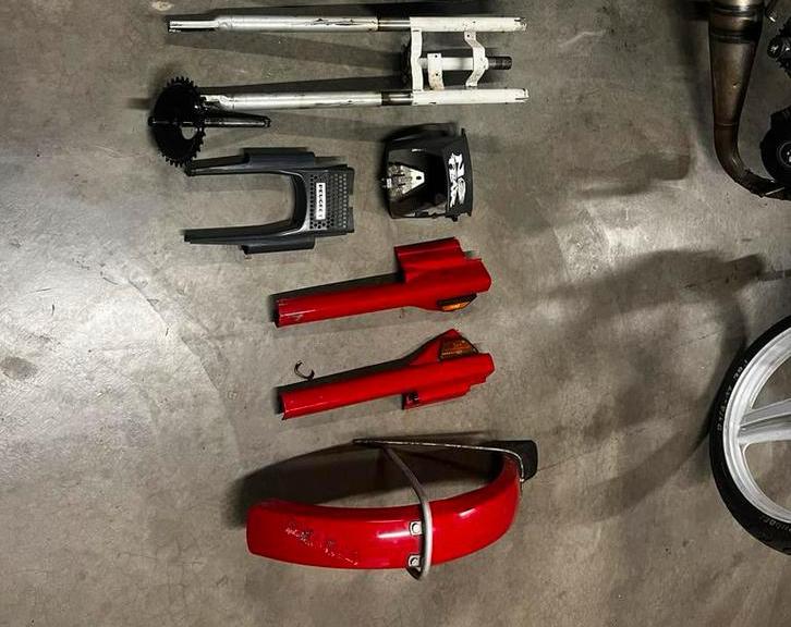 Piece peugeot 103, Vélos & Vélomoteurs, Enlèvement