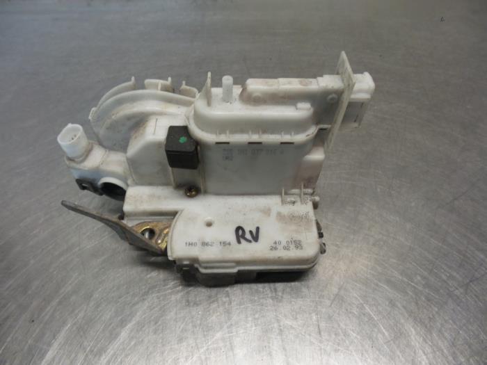 Serrure portière mécanique 2portes droite d'un Volkswagen, Volkswagen, -, Utilisé, -