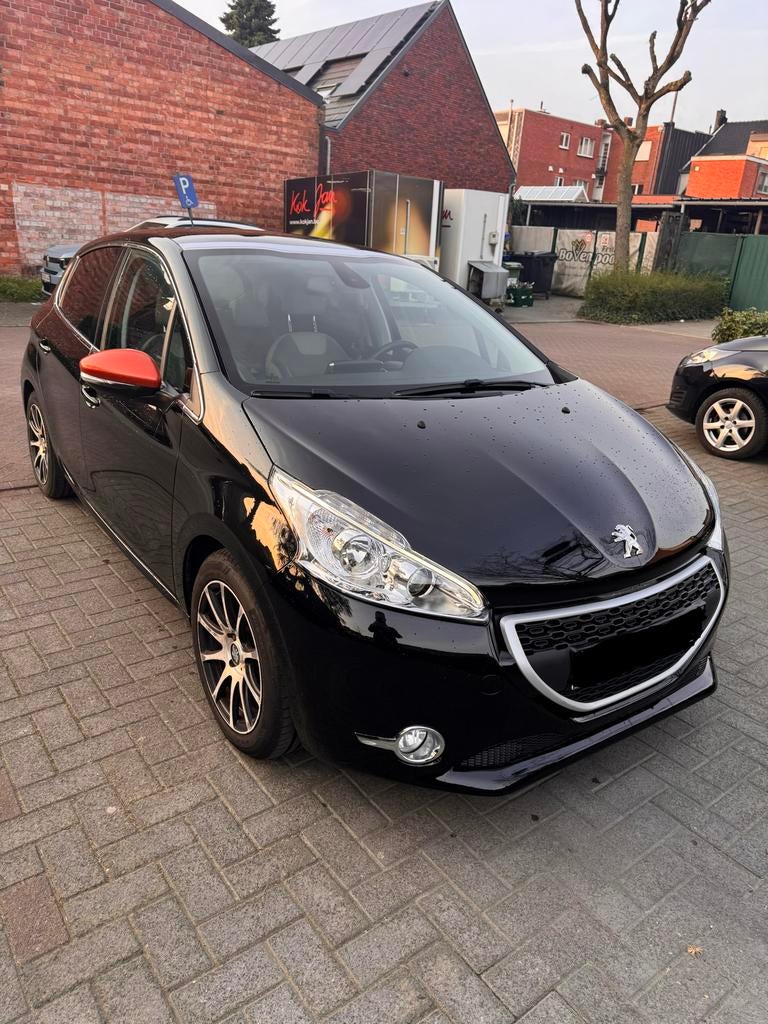 Peugeot 208, 1.4 essence 2014 à 118 000 km. Approuvé, Autos, Bluetooth, Achat, Entreprise