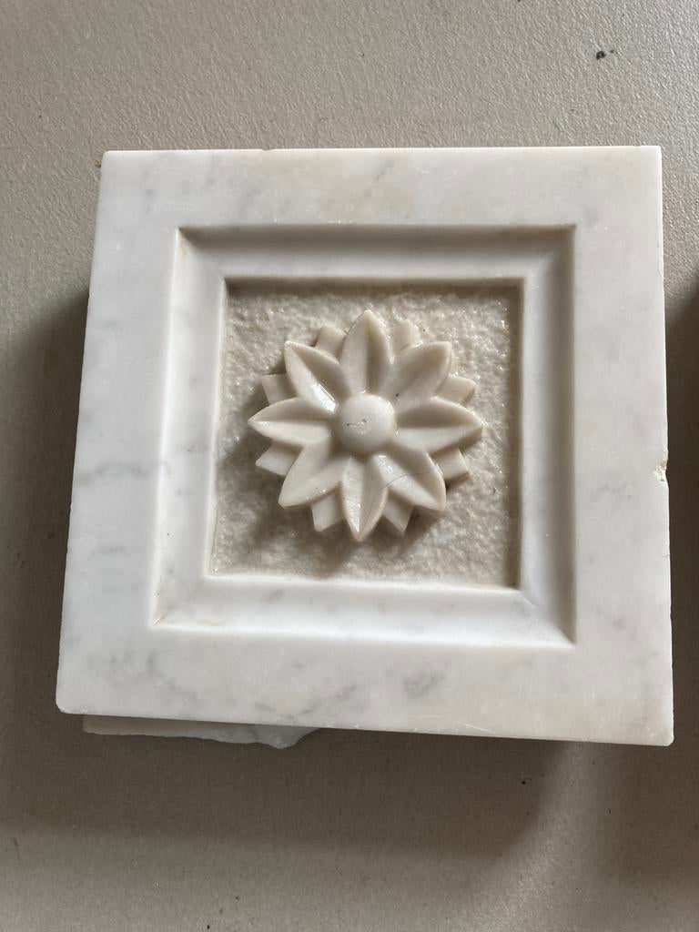 Marmeren rosetten, Enlèvement, Utilisé