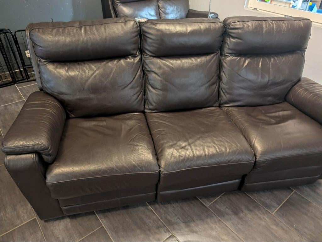 Salon en cuir brun 3 + 2 (deux relax sur le trois places), Huis en Inrichting, Zetels | Zetels, Leer