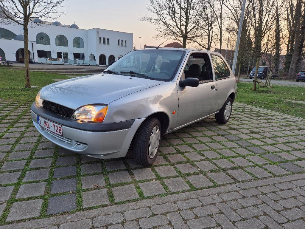 Ford Fiesta 1.3 essence, Autos, Argent ou Gris, Achat, Boîte manuelle, 5 places