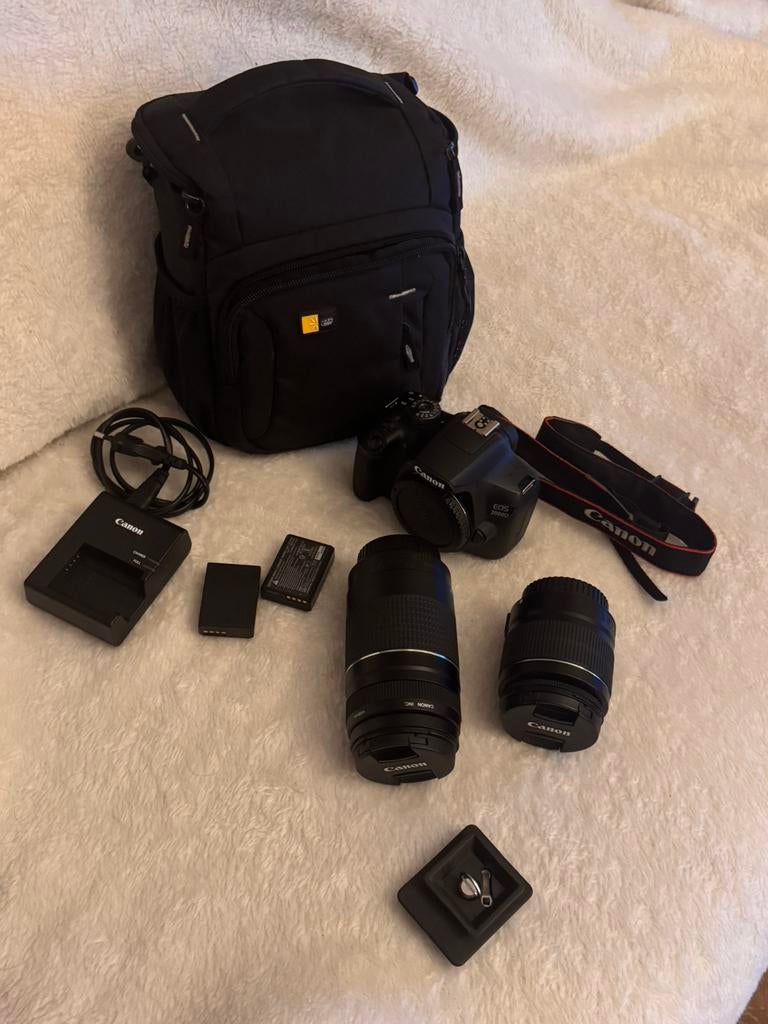 Canon EOS 2000d + 2 lenzen (75-300m & 18-55mm), Audio, Tv en Foto, Fotocamera's Digitaal, Ophalen, Zo goed als nieuw, Canon