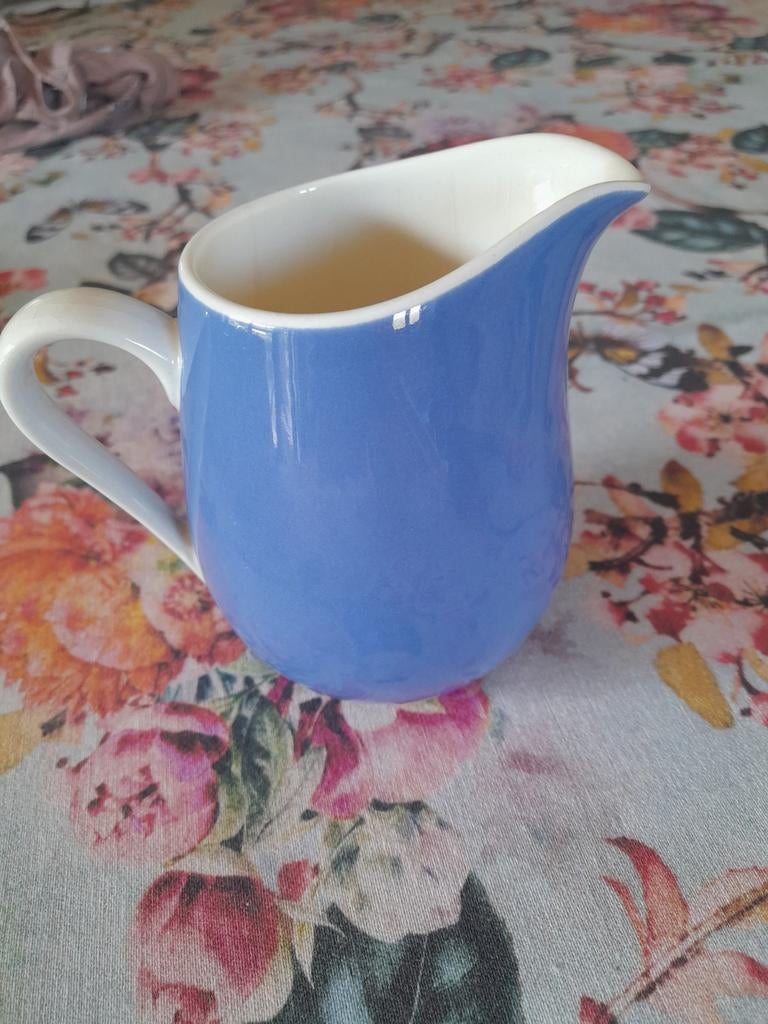 Pot à lait blanc bleu pastel Villeroy&Boch, Antiquités & Art, Enlèvement ou Envoi