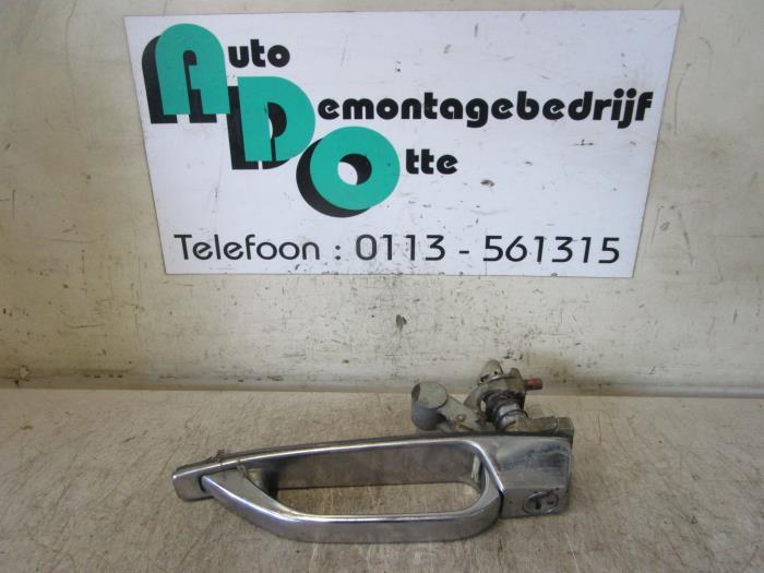 Poignée portière 4portes avant droite d'un Mercedes 260SE-, Autos : Pièces & Accessoires, Carrosserie & Tôlerie, Mercedes-Benz