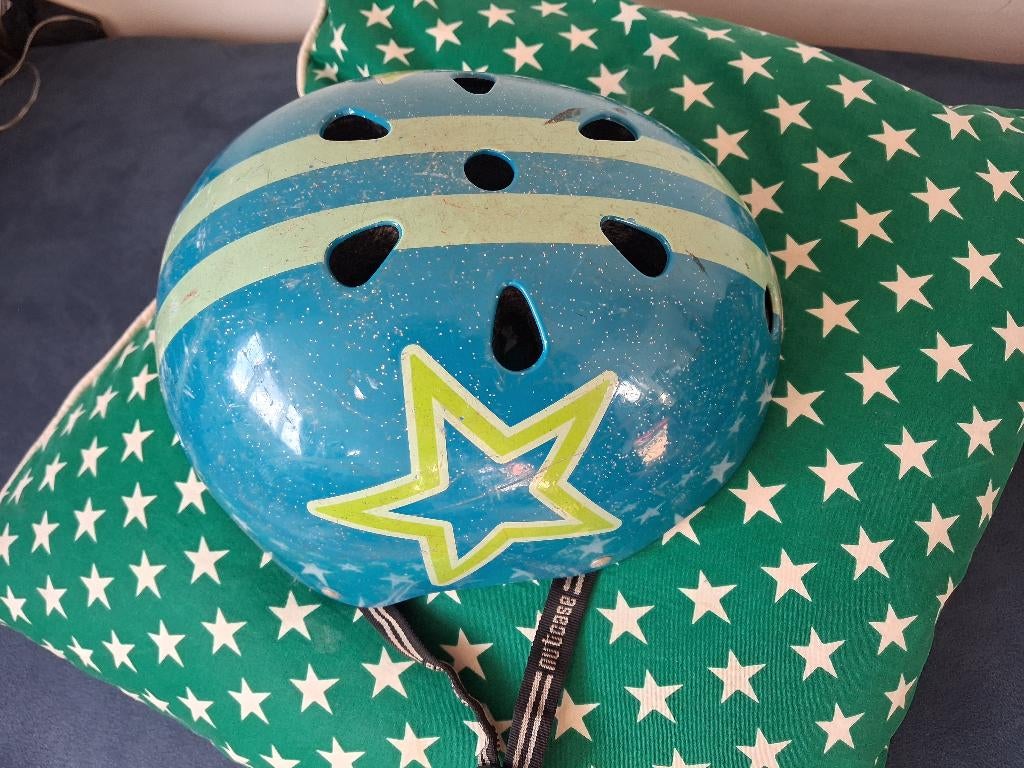 Nutcase fietshelm, Fietsen en Brommers, Fietsaccessoires | Fietshelmen, S, Gebruikt, Jongen of Meisje, Ophalen of Verzenden