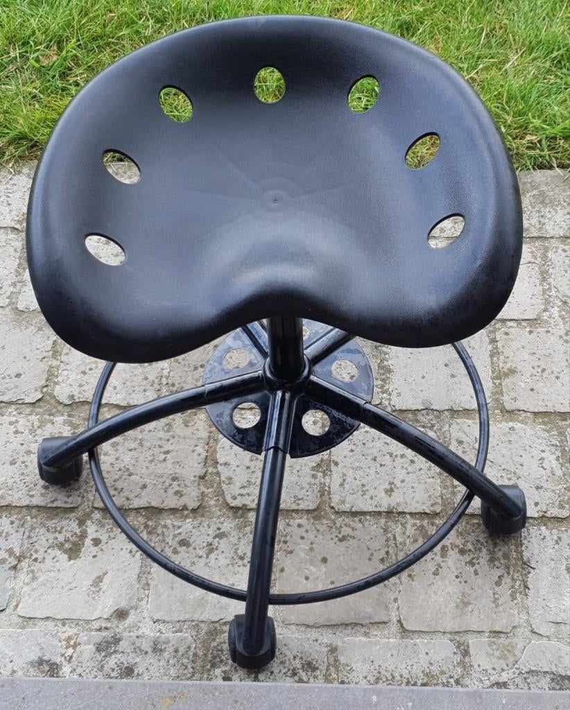 IKEA traktor krukje - herstelbaar in hoogte, Huis en Inrichting, Ophalen, In hoogte verstelbaar, Zo goed als nieuw, Staal