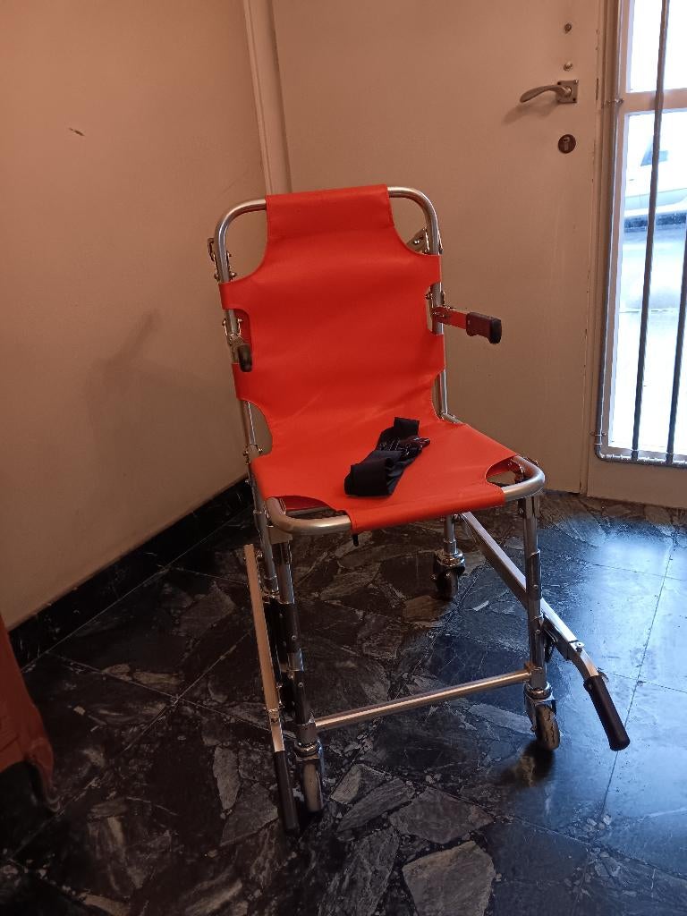 CHAISE ROULANTE - CIVIERE, Enlèvement, Pliant, Neuf, Fauteuil roulant à pousser