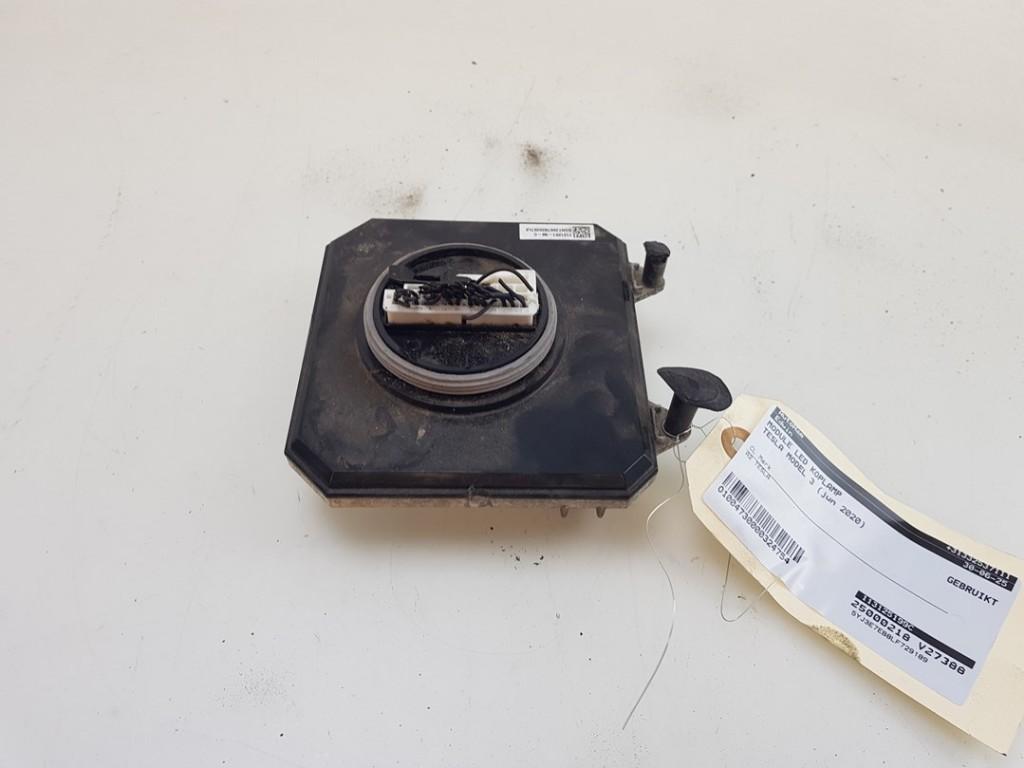 MODULE DE PHARE À DEL Tesla Model 3 (|113125199C|), Germany_Sales@tesla.com, Utilisé, Autres marques automobiles, Ludwig-Prandtl-Straße 27 - 29
12526  Berlin, DE