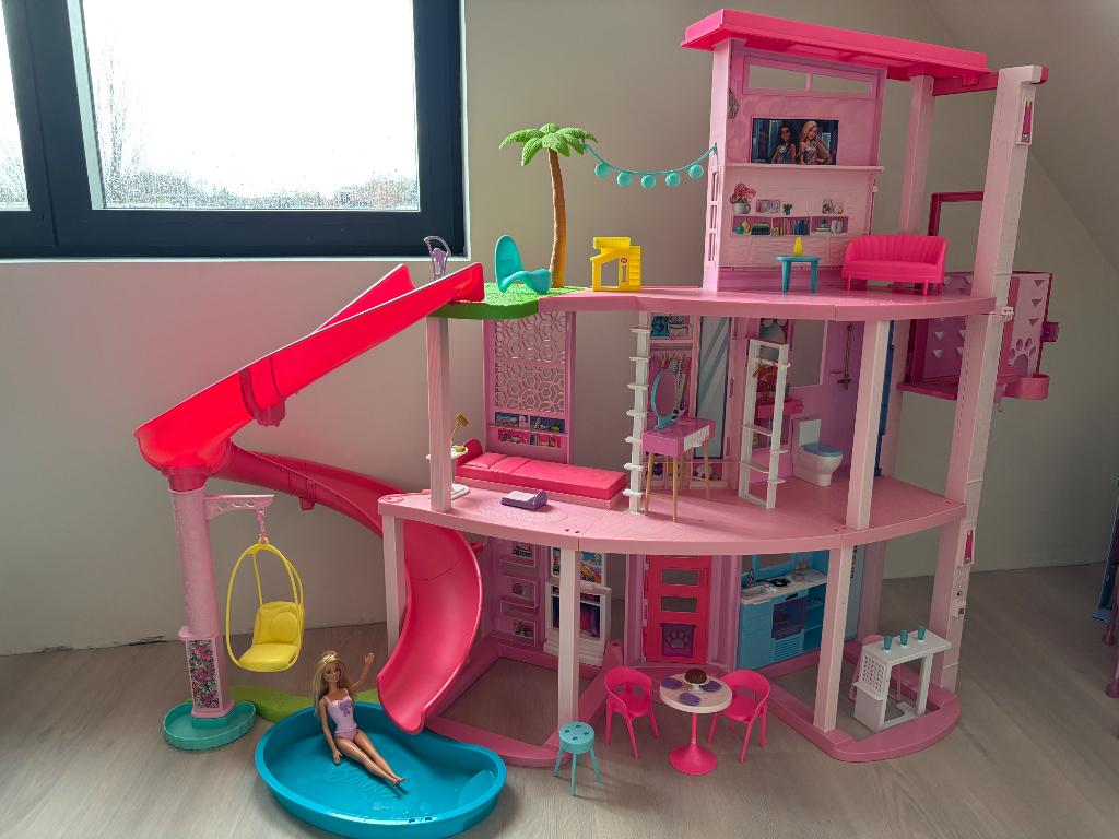 Barbies dreamhouse, Enlèvement, Comme neuf, Maison de poupées