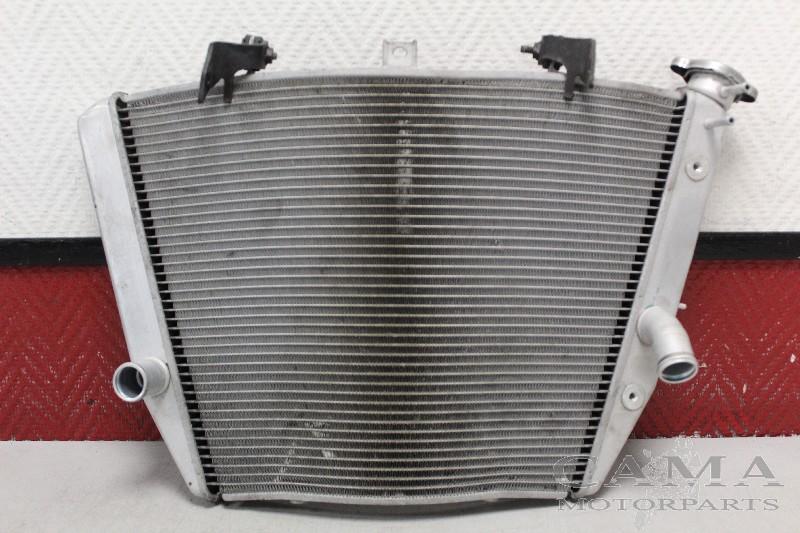 RADIATEUR EAU Suzuki GSX R 1000 2012-2016 (GSXR1000 L2-6), Dhr. S. di Majo, Utilisé, Info@cama-motorparts.nl, P.J. Troelstraweg 8 8
3144 CX  MAASSLUIS, NL