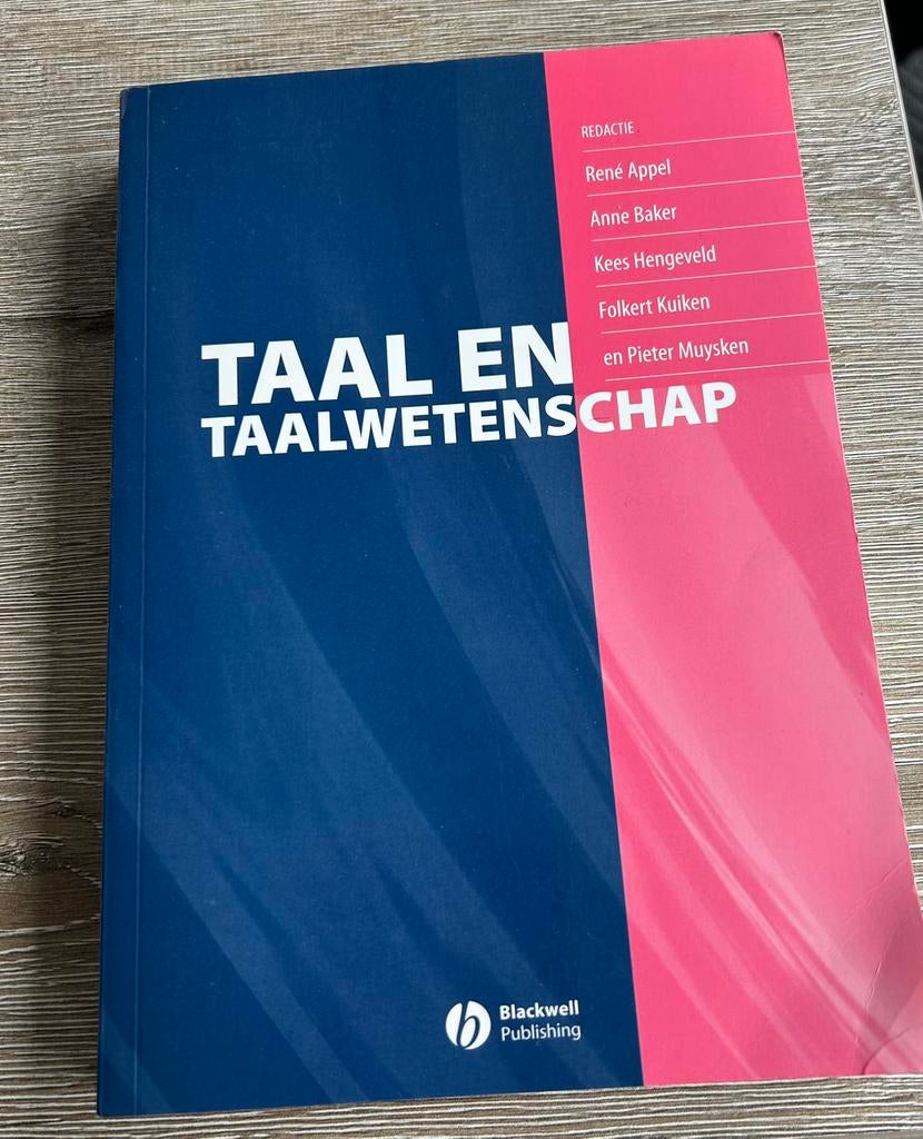 Boek Taal en Taalwetenschap te koop, Ophalen, Zo goed als nieuw