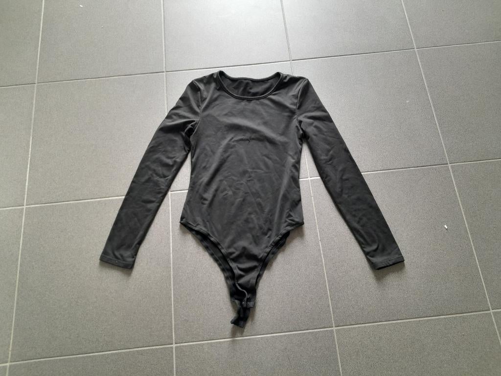 Lot de vêtements taille S. ( 30 pièces),zara,mango,ikks, Vêtements | Femmes, Packs de vêtements pour femmes, Comme neuf, Taille 36 (S)