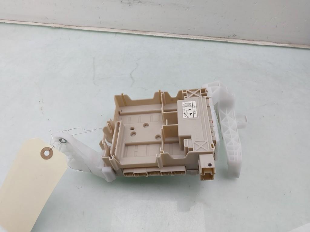 BOITIER FUSIBLES Citroën C1 (|827300H030A|827300H030|), Autos : Pièces & Accessoires, Électronique & Câbles, Citroën, Utilisé