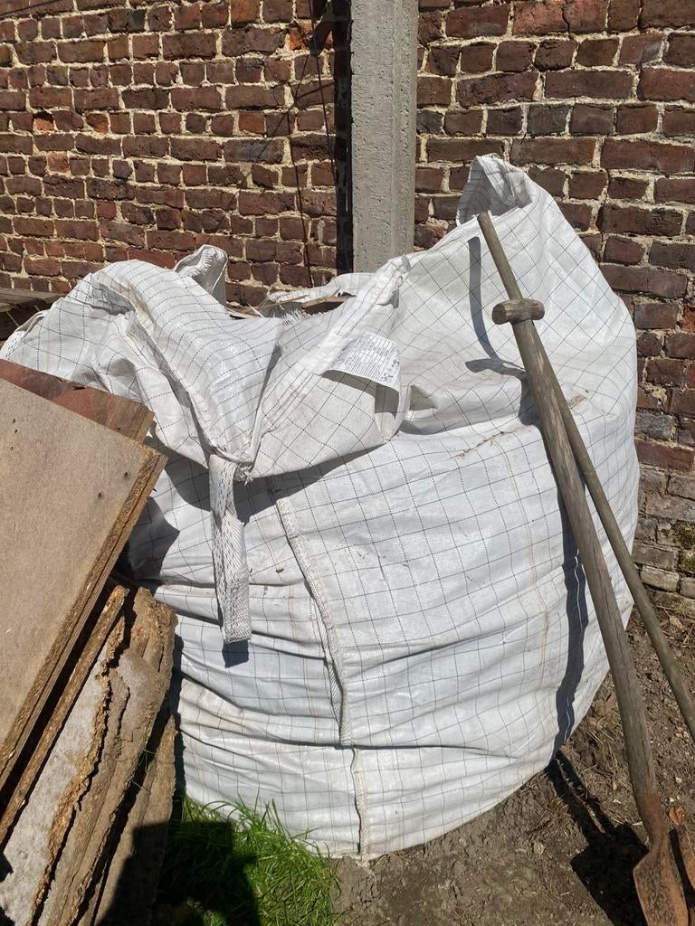 Big-bag vol met aanmaakhout, Bricolage & Construction, Enlèvement, Utilisé