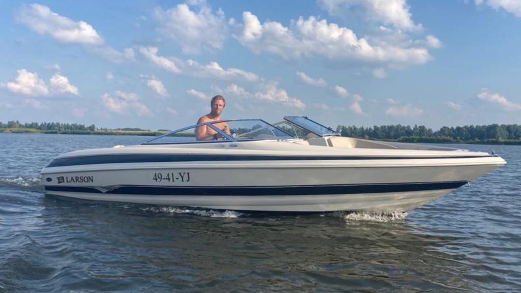 Speedboot Larson, Sports nautiques & Bateaux, Speedboat, Utilisé, 6 mètres ou plus, Essence, 200 ch ou plus, Polyester, Moteur in-bord