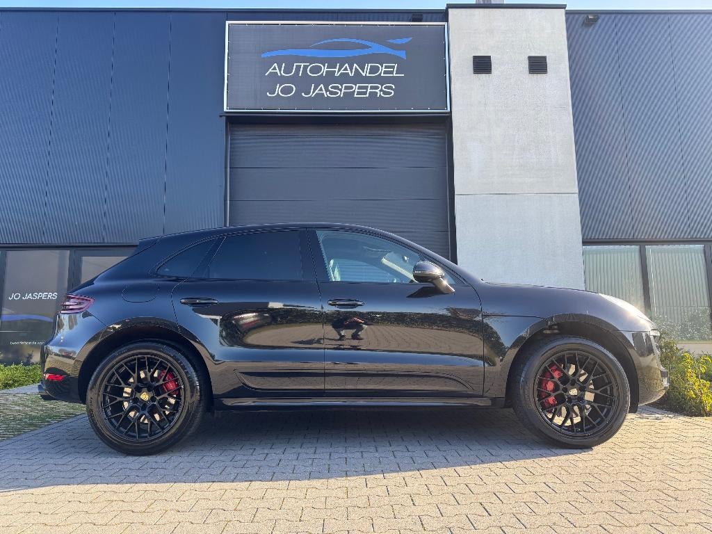 Porsche Macan Turbo 3.6 V6 PDK, Auto's, Porsche, Automaat, Zwart, Leder, Bedrijf