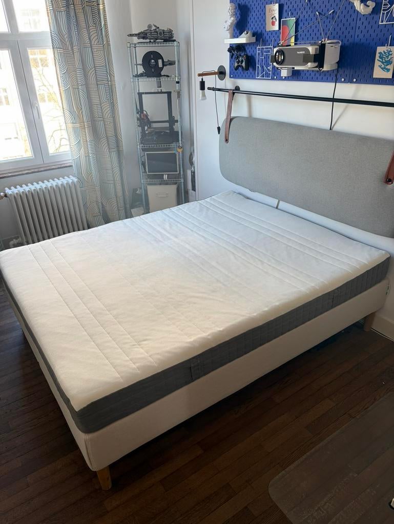 Lit IKEA matelas deux places 160 x 200 sommier pieds chêne, Enlèvement, Comme neuf, Beige, 200 cm
