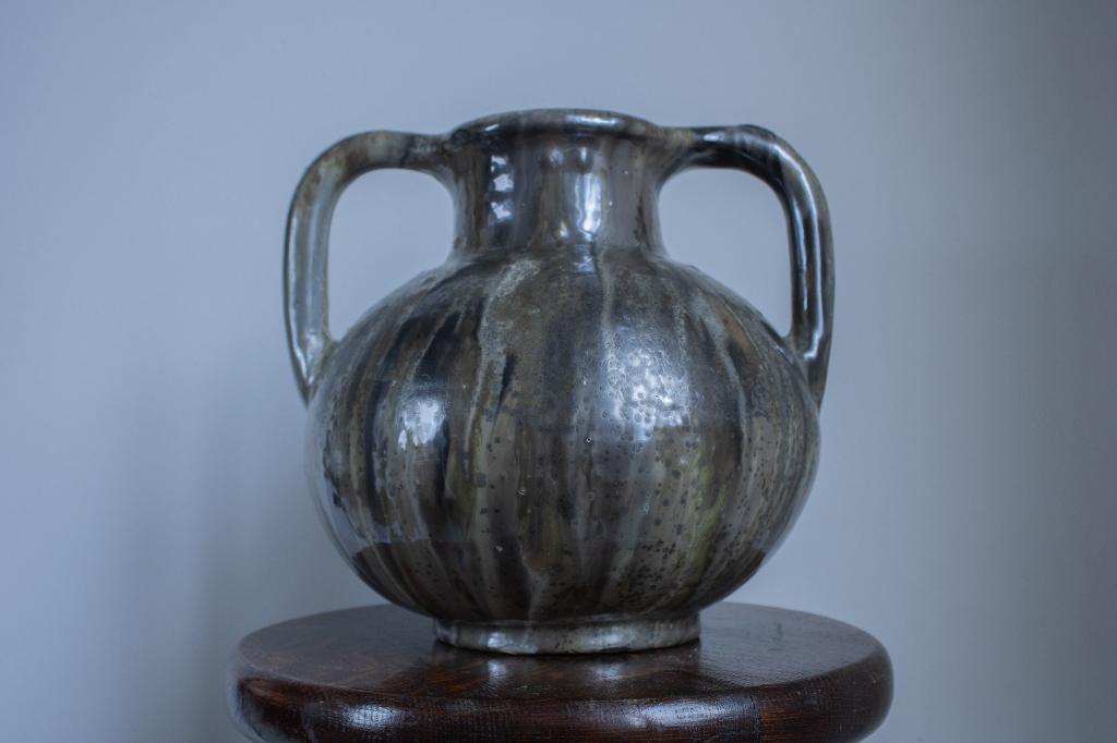 Cruche Roger Guérin en céramique légèrement écaillée, Enlèvement ou Envoi