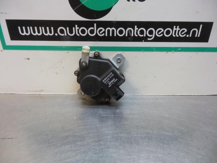 Moteur verrouillage centrale des portes d'un Mitsubishi Spac, -, Utilisé, Mitsubishi, -