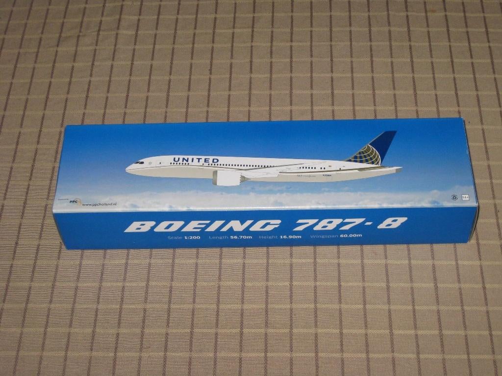 Schaalmodel 1:200 United Airlines Boeing 787-8, Ophalen, Schaalmodel