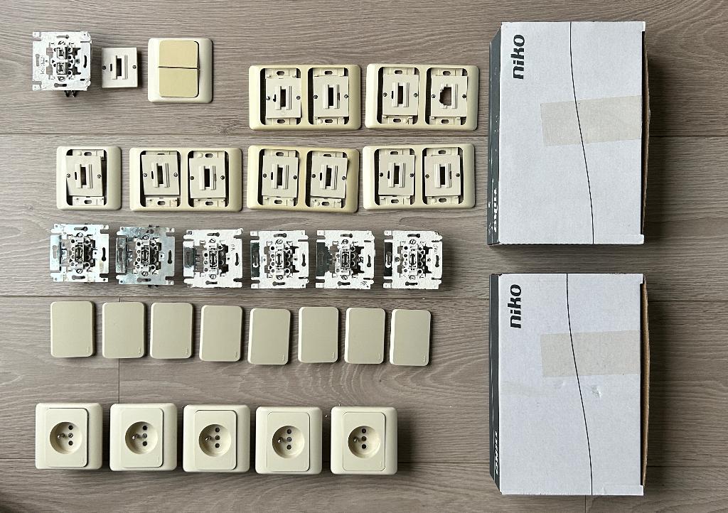 Interrupteurs et prises Niko PR20, Enlèvement ou Envoi, Utilisé, Interrupteur