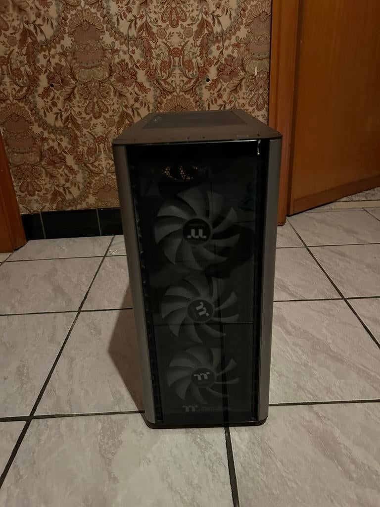 gaming pc, Games en Spelcomputers, Ophalen, Zo goed als nieuw