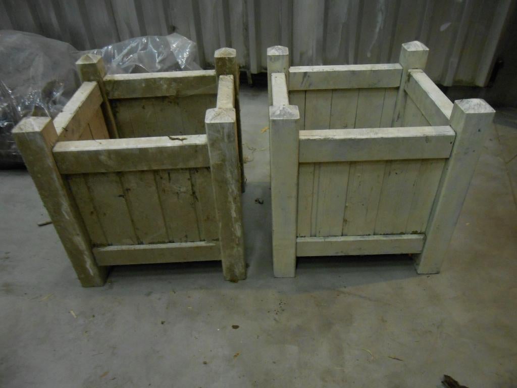 boîte à fleurs avec goupille et trou de raccordement, Enlèvement ou Envoi, 30 à 60 cm, Bois, Balcon