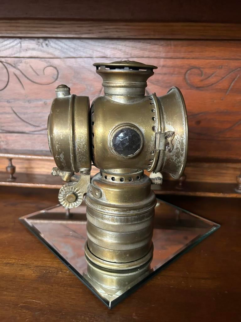 Lanterne vélo 1900 1920, Enlèvement