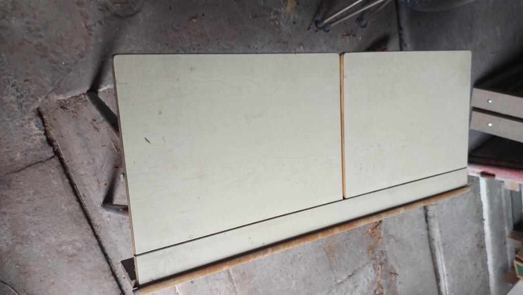 Oude schoolbank, Enlèvement, Utilisé