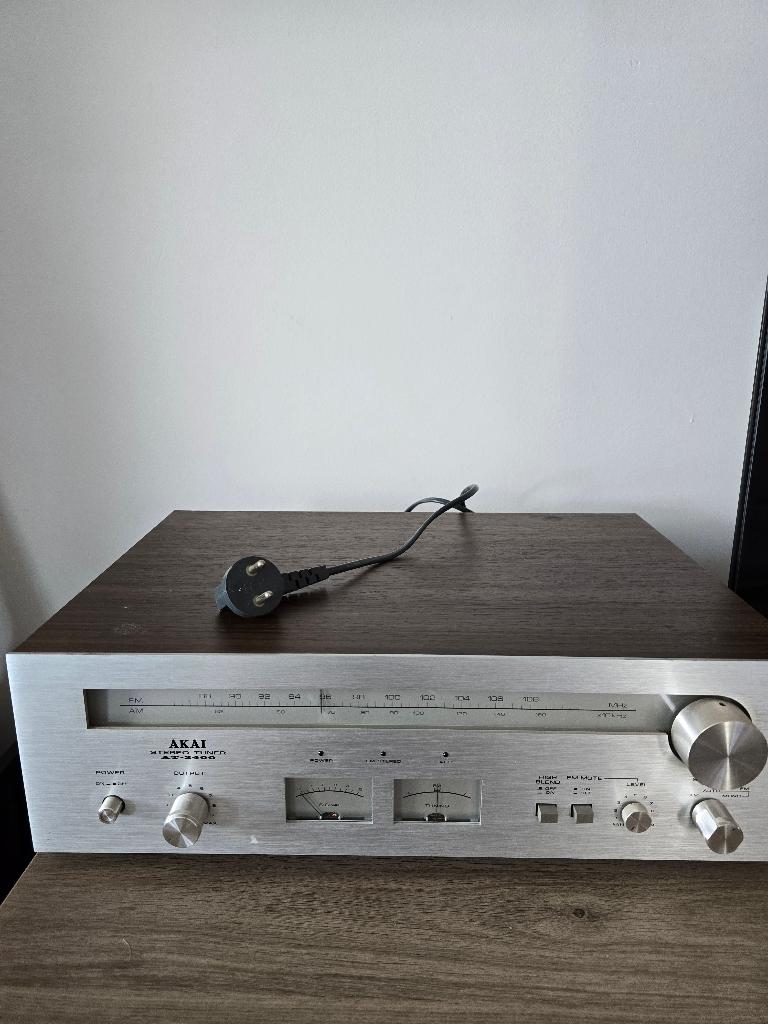 Akai Stereo Tuner AT 2400, Ophalen, Gebruikt, Radio