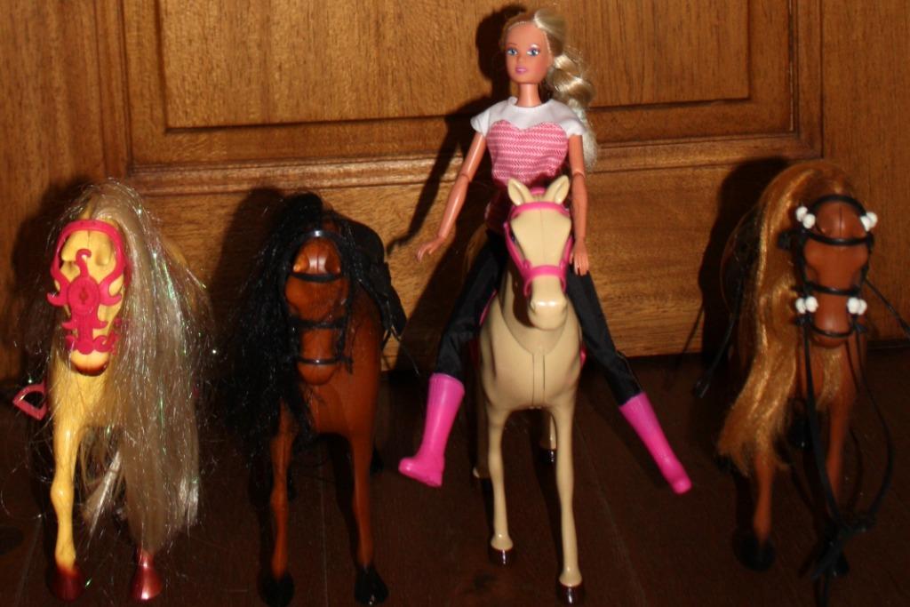 Barbie like paarden, Kinderen en Baby's, Speelgoed | Poppen, Ophalen of Verzenden, Gebruikt, Barbie