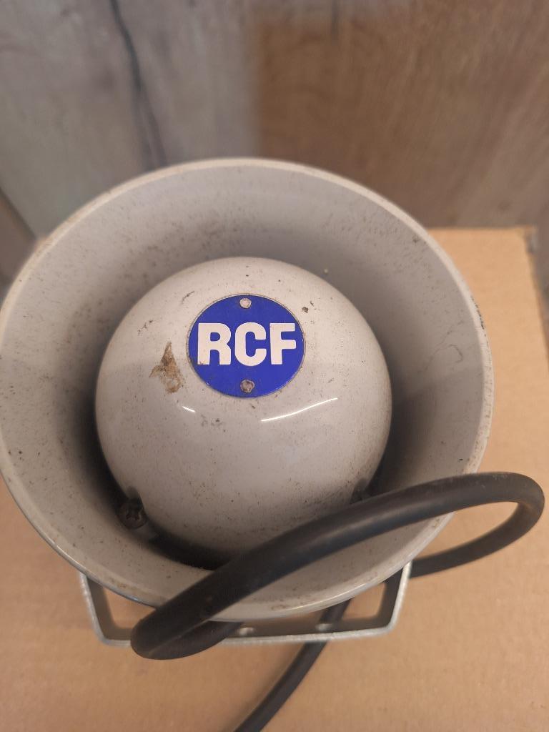 HAUT-PARLEUR EN PLASTIQUE RCF AVEC PILOTE pour moto ou voitu, Motos, Enlèvement ou Envoi, Utilisé