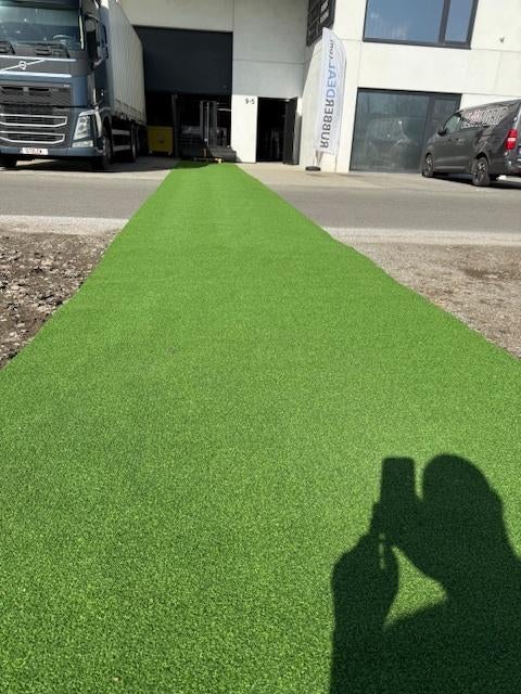 Gazon artificiel / sprinttrack 2m x 20m (Unicolor) (occa), Info@kriden.be, Enlèvement ou Envoi, Belgique, Comme neuf