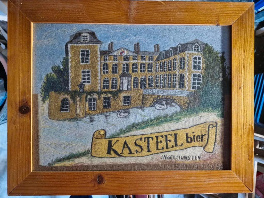 kasteelbier, geborduurd "schilderij, 35 x 45, handwerk, Ophalen of Verzenden, Zo goed als nieuw, Overige typen, Overige merken