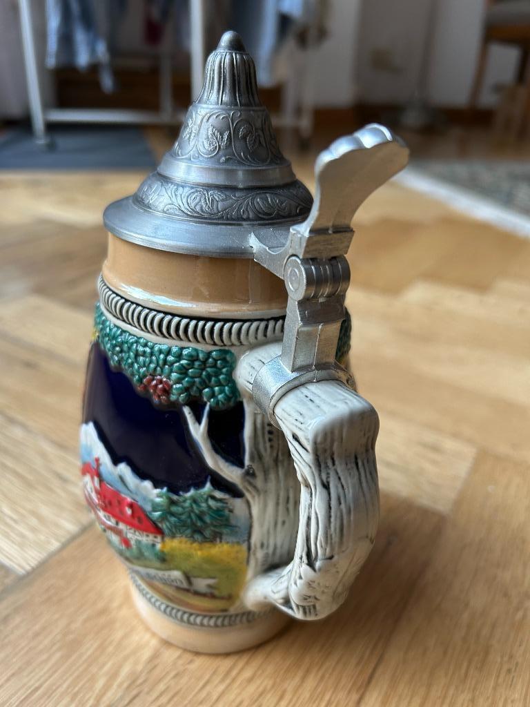 Grote Duitse geëmailleerde steengoed mok Forest Mountain, Ophalen