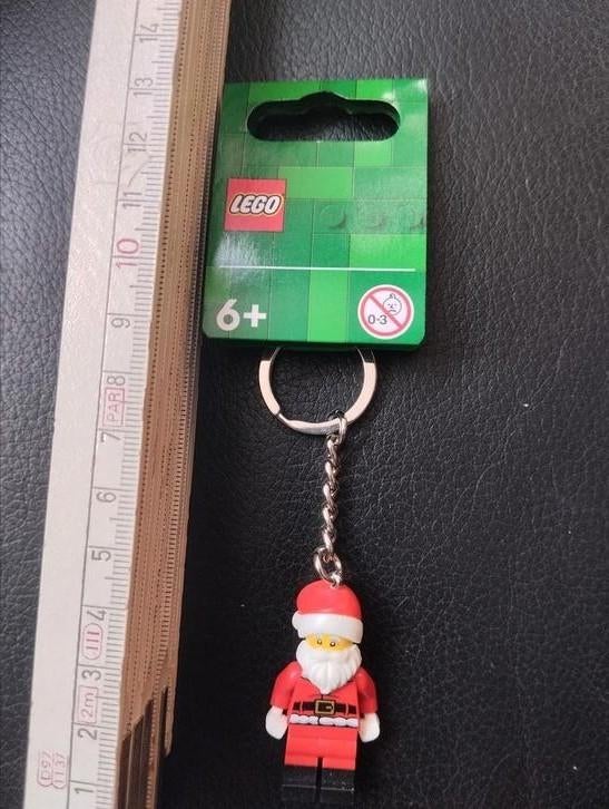 Lego mini figuur kerstman sleutelhanger nieuw, Ophalen of Verzenden, Zo goed als nieuw