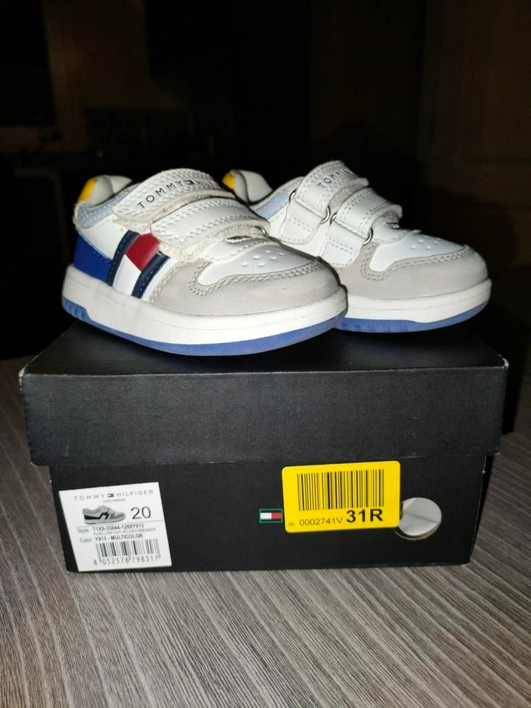 Chaussures - baskets TOMMY HILFIGER enfants, pointure 20, Ophalen, Zo goed als nieuw, Schoenen