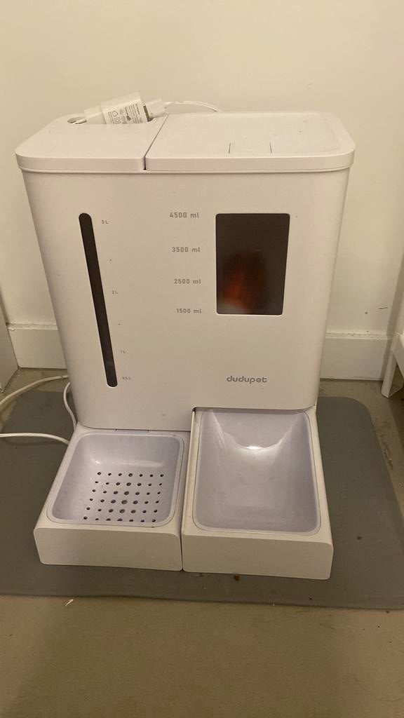 Distributeur eau et croquettes programmable, Enlèvement, Comme neuf