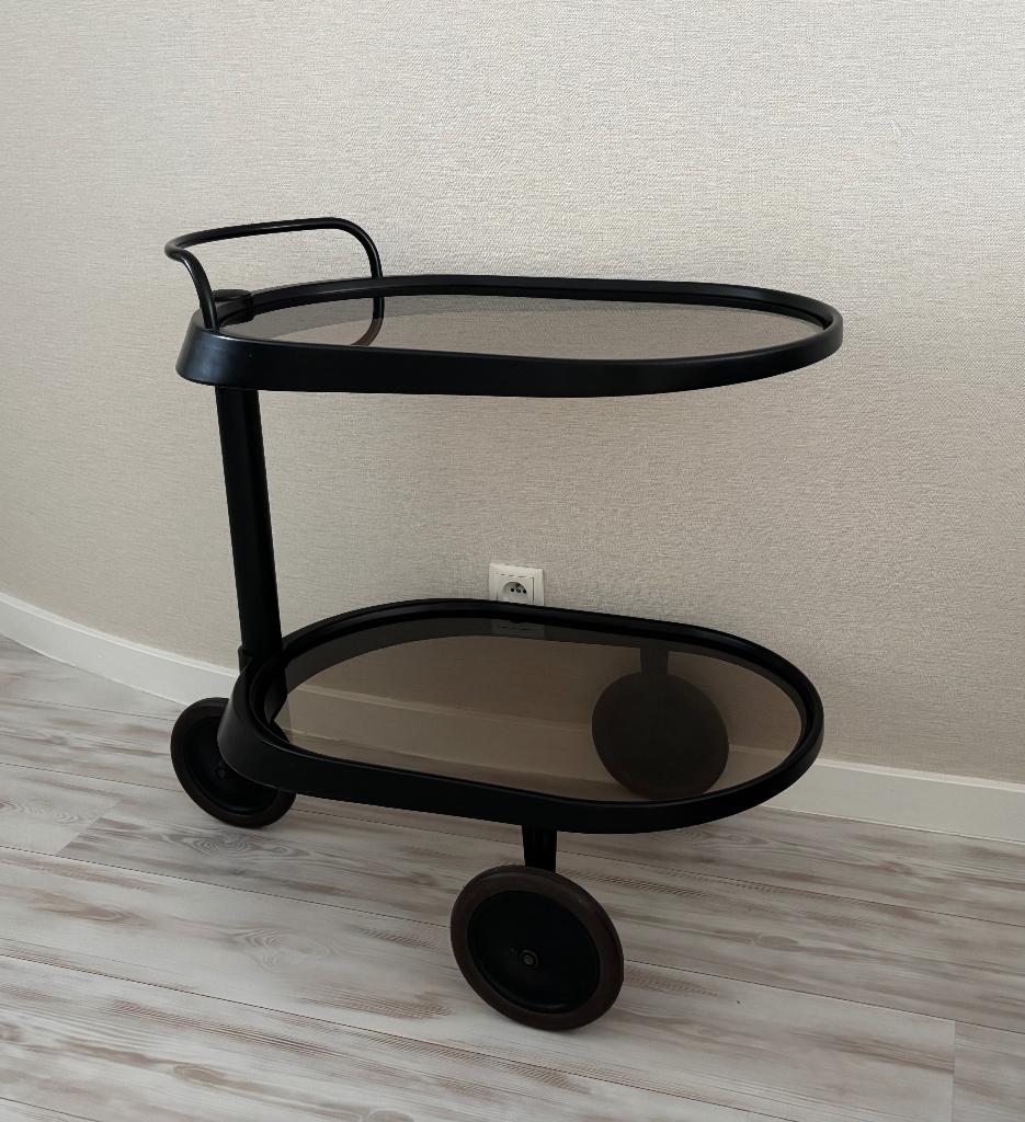 Serveerwagen Enzo Mari, Ophalen