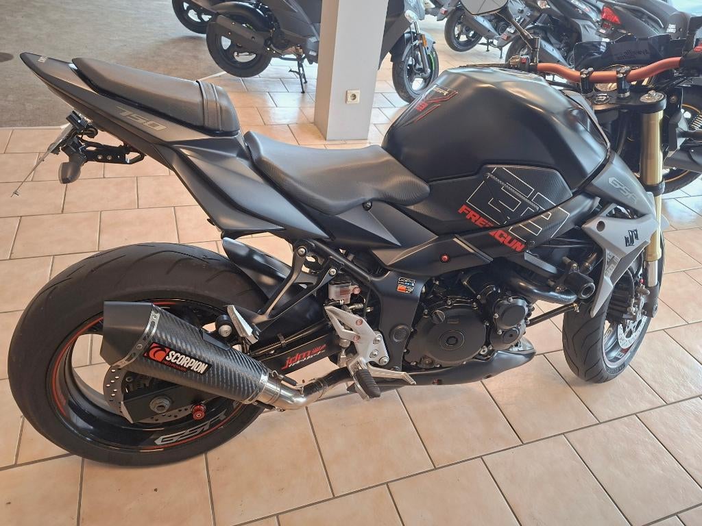 Suzuki GSR 750 ABS Freegun 11/2015 30.737km 6.750 €