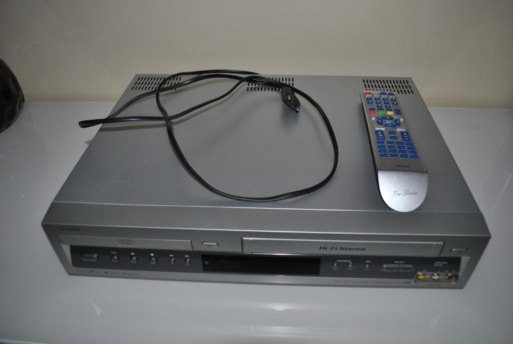 Sony SLV-D900E Lecteur/graveur K7 VHS + Lecteur DVD, TV, Hi-fi & Vidéo, Enlèvement, Utilisé, Lecteur ou enregistreur VHS