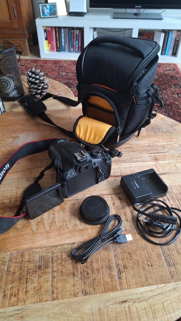 Canon EOS 700D with lense EFS 18-55mm, Audio, Tv en Foto, Ophalen of Verzenden, Canon