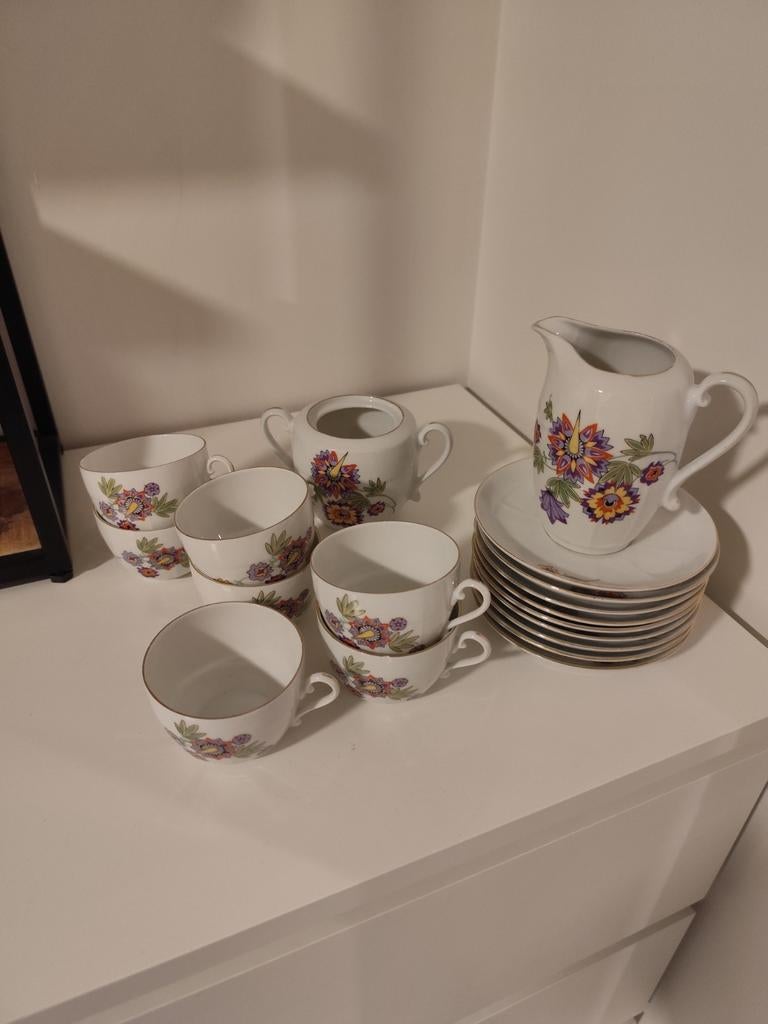 Antiek servies niet compleet, Ophalen