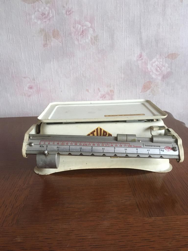 Antieke weegschaal, Enlèvement