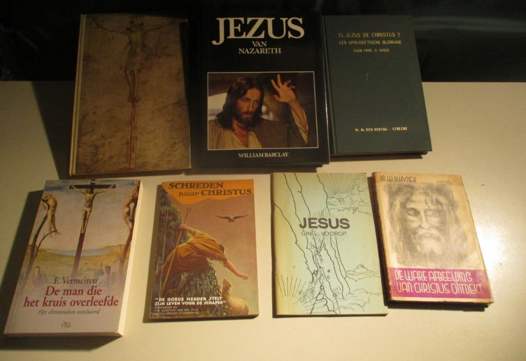 7 beaux livres sur Jésus-Christ, Livres, Religion & Théologie, Comme neuf, Enlèvement ou Envoi