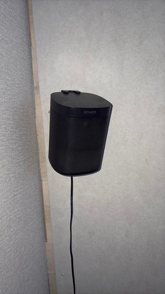 Set Sonos One S2 + met gratis muurbeugels, Sorento, 60 à 120 watts, Comme neuf, Enlèvement