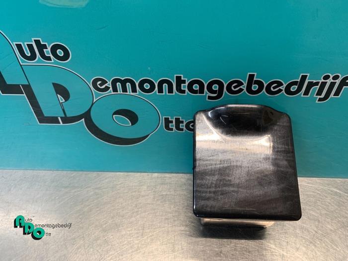 Asbak voor van een Mitsubishi Lancer (Lancer 03-), Gebruikt, -, -, Ophalen of Verzenden