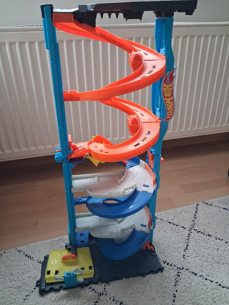 Hotwheels parkeertoren, Kinderen en Baby's, Speelgoed | Racebanen, Ophalen, Racebaan, Zo goed als nieuw, Hot Wheels